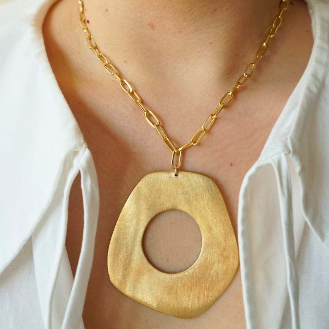 Chain necklace with geometric pendant