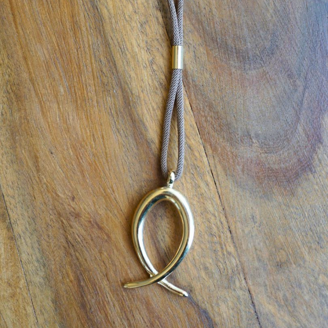 Collana con cordoncino Pesce