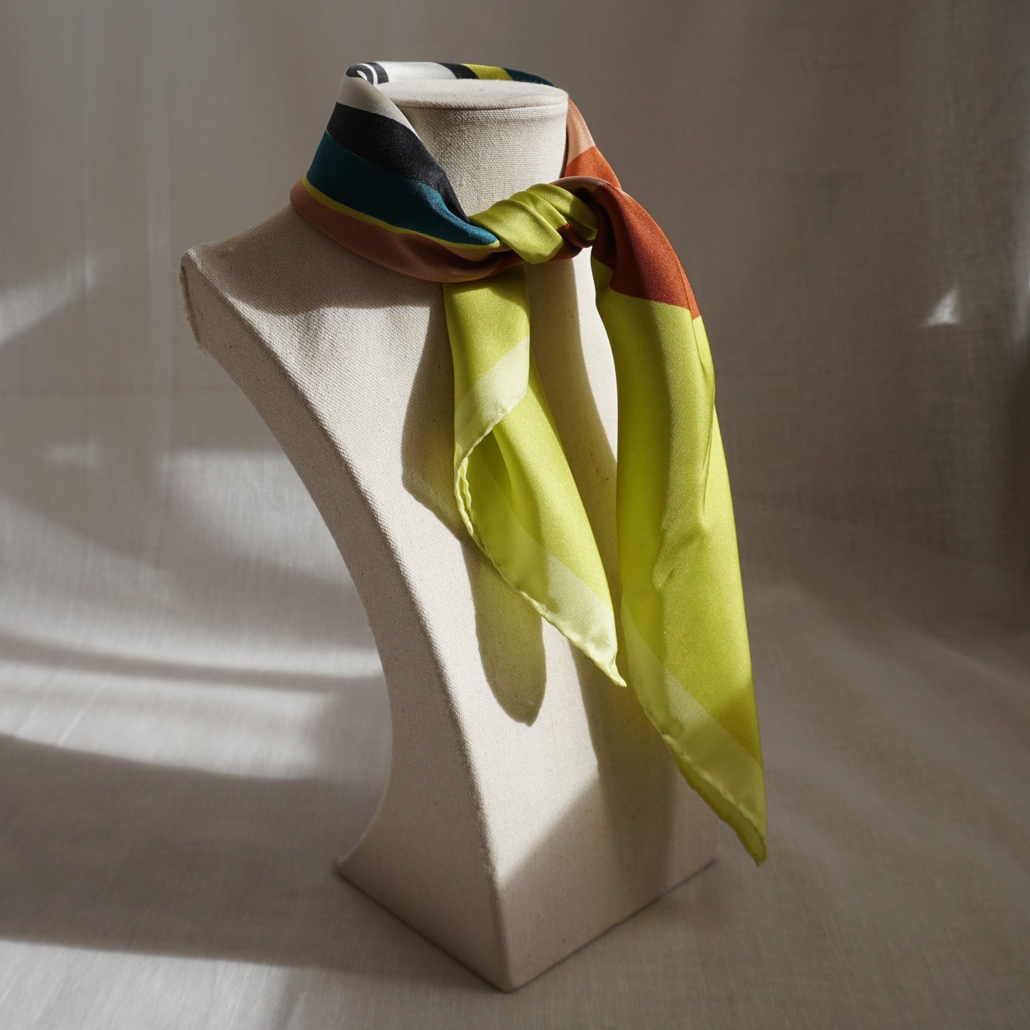 Mini pañuelo seda Carita