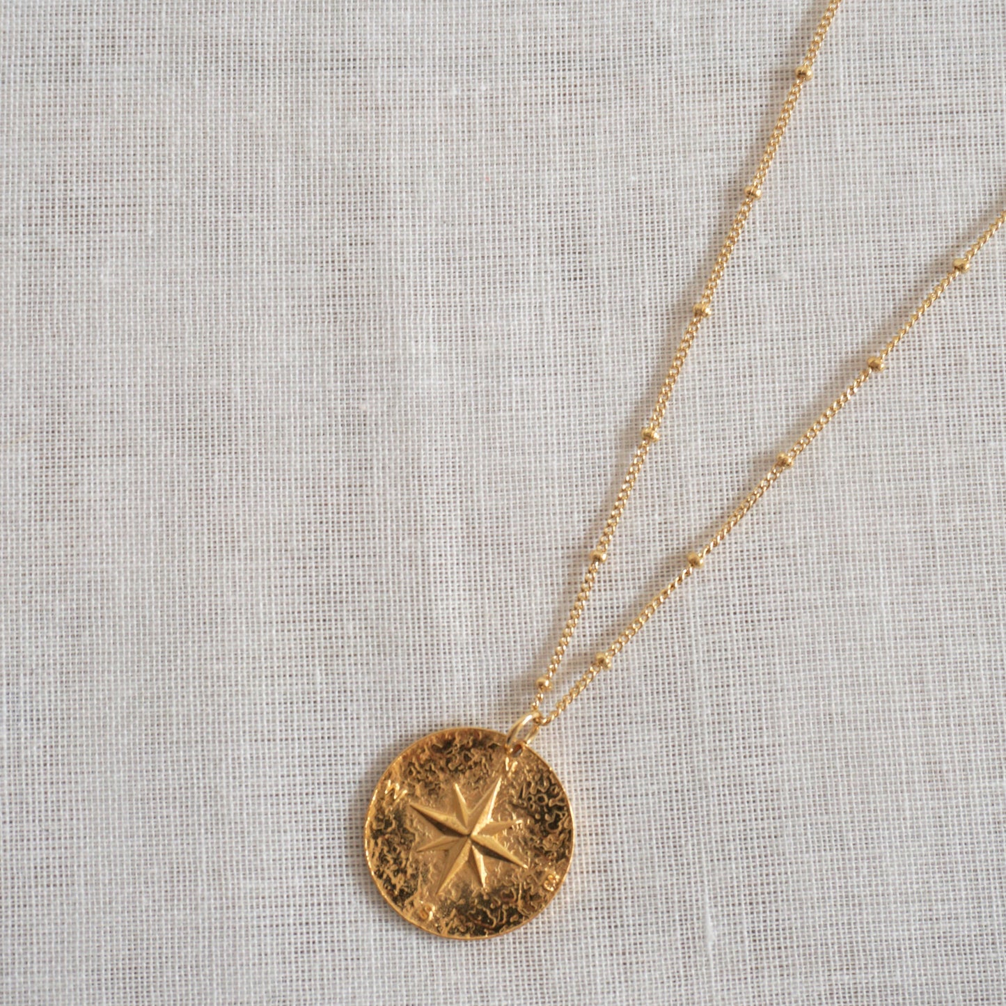 Collar Medalla Rosa de los vientos