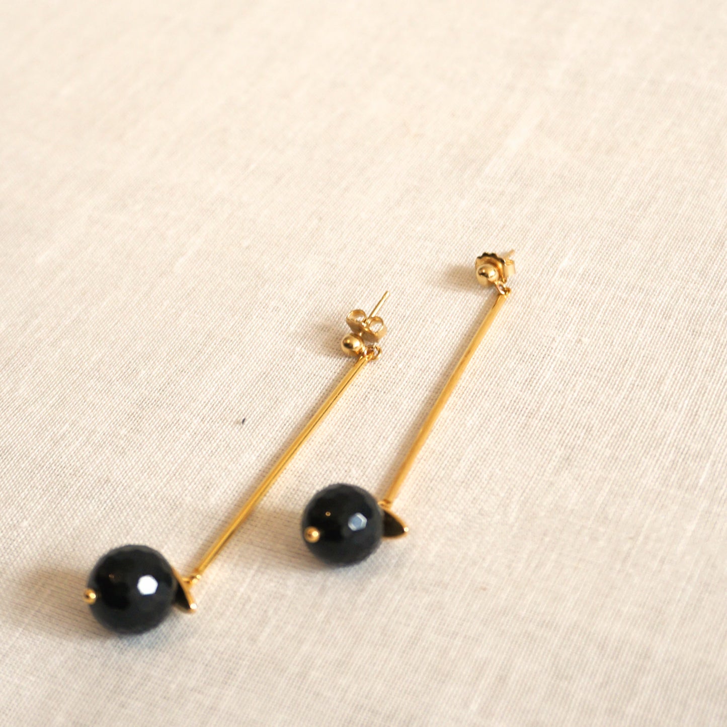 Pendientes Largos de barra y piedra de color