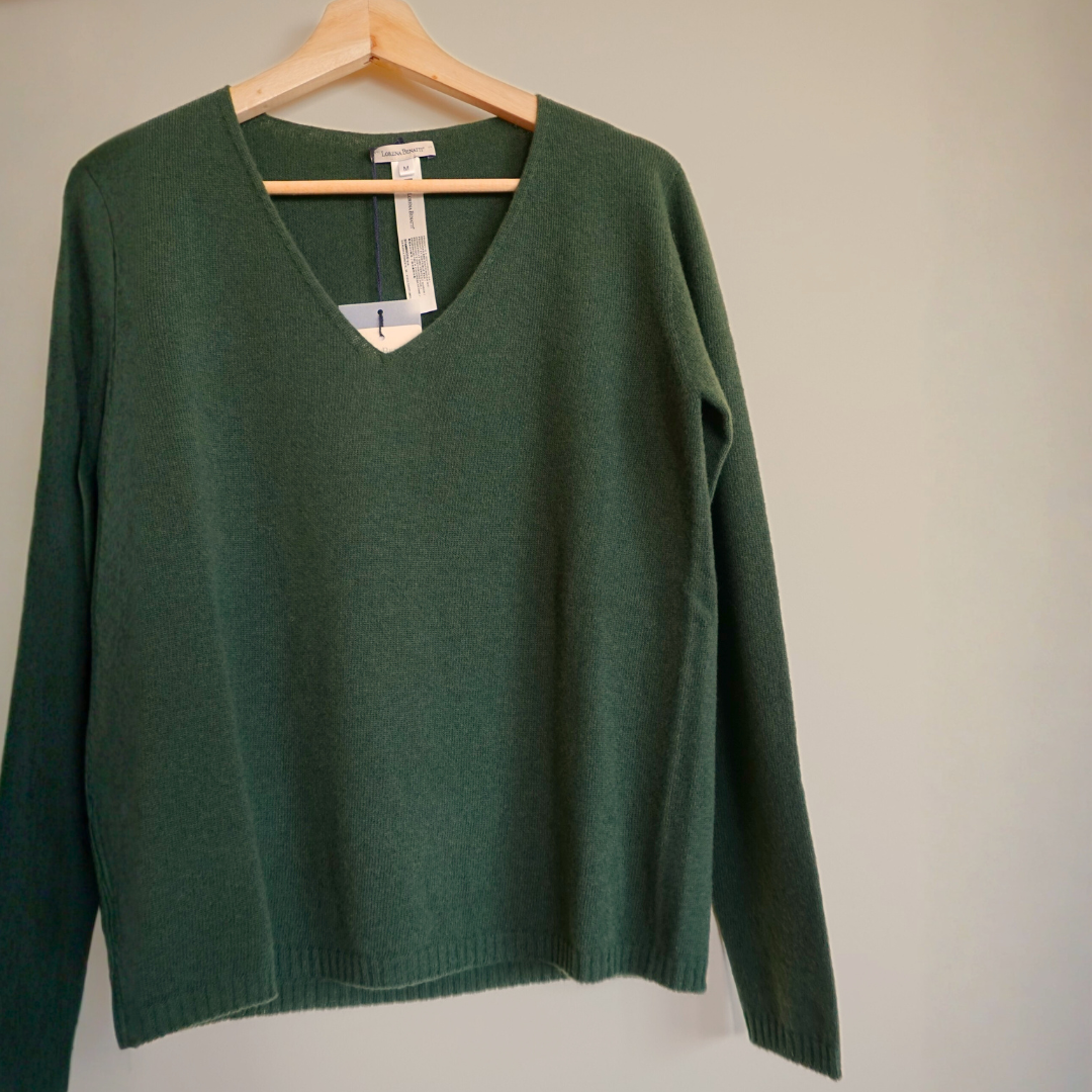 V-neck jumper