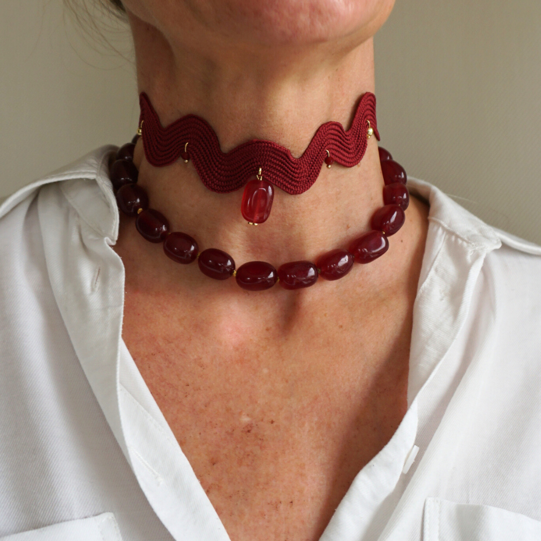 Choker piconela con calcedonia granate