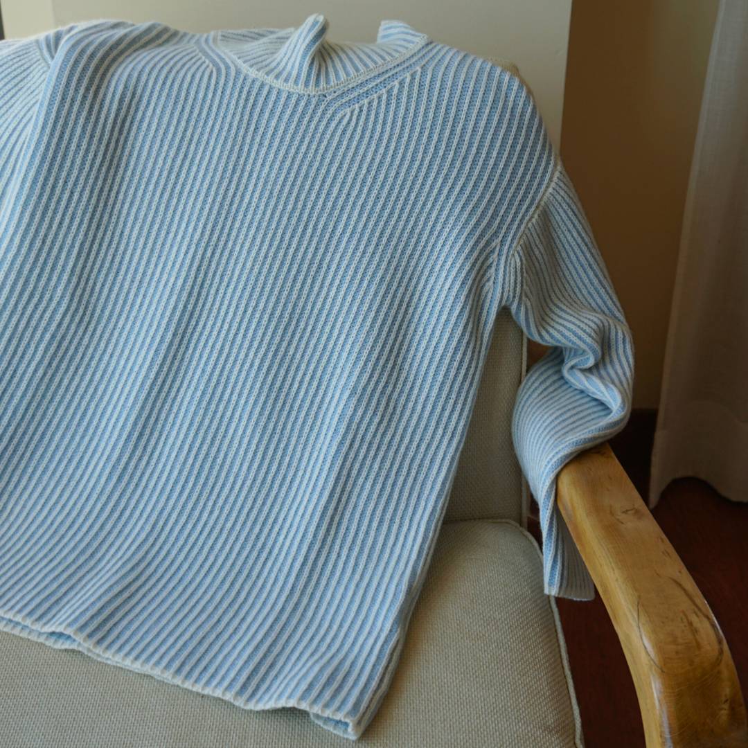 Maglia collo a camino bicolore