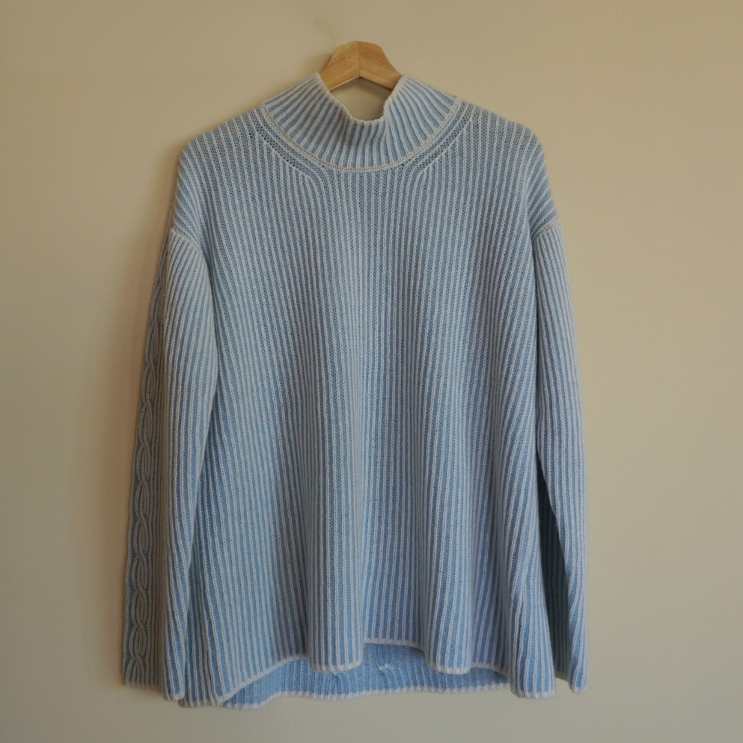 Maglia collo a camino bicolore