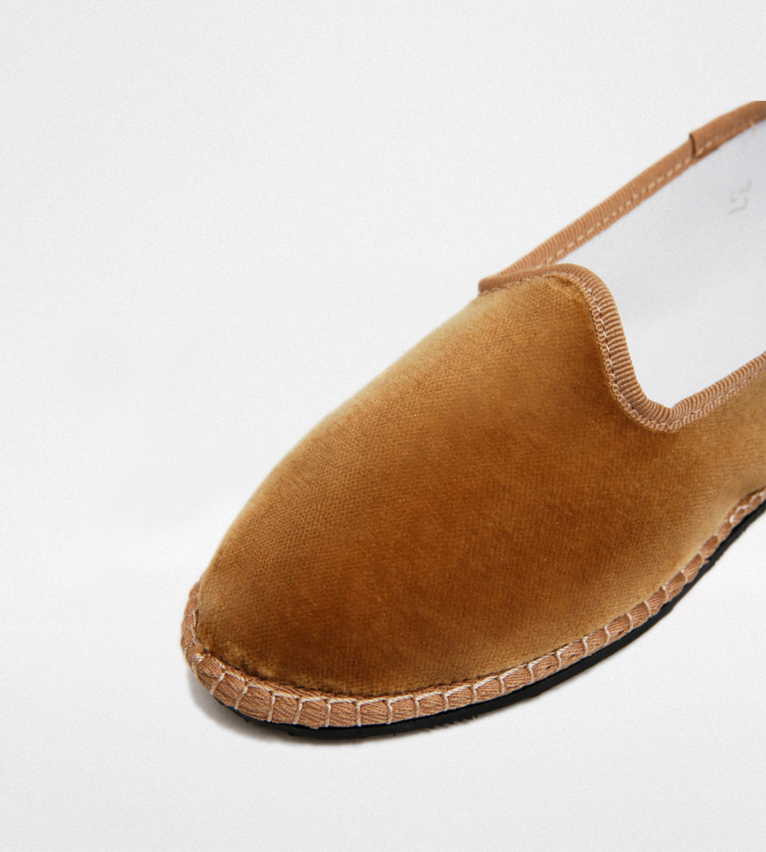 Friulana Rialto de terciopelo Avellana