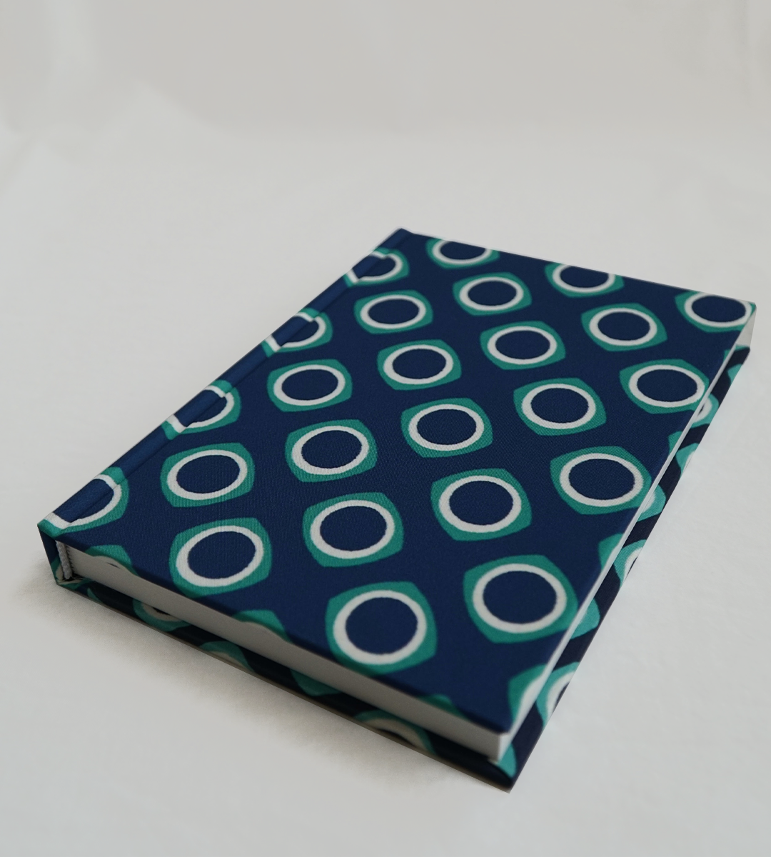 Libreta de Seda Estampado Geométrico Azul Marino "Lente d'Ingrandimento"