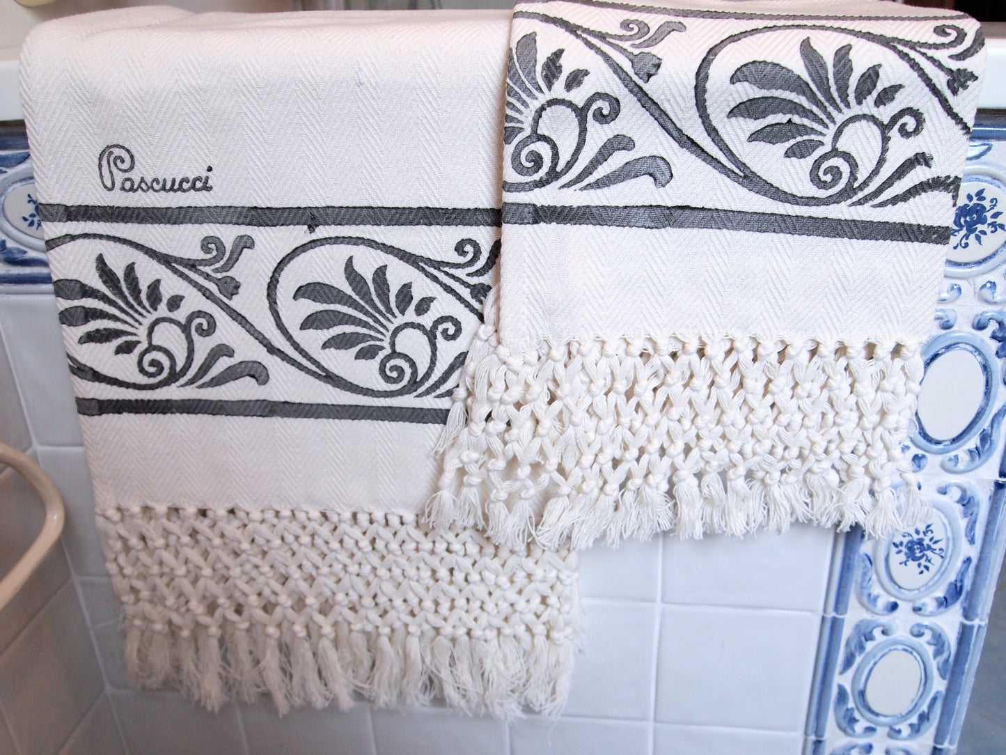 Juego de dos toallas con flecos 707 Gris