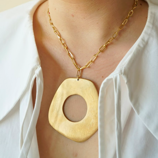 Chain necklace with geometric pendant