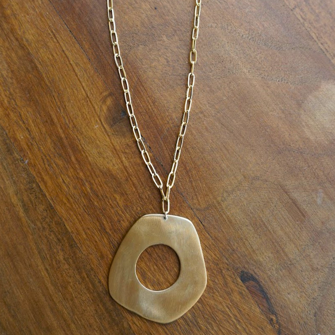 Chain necklace with geometric pendant
