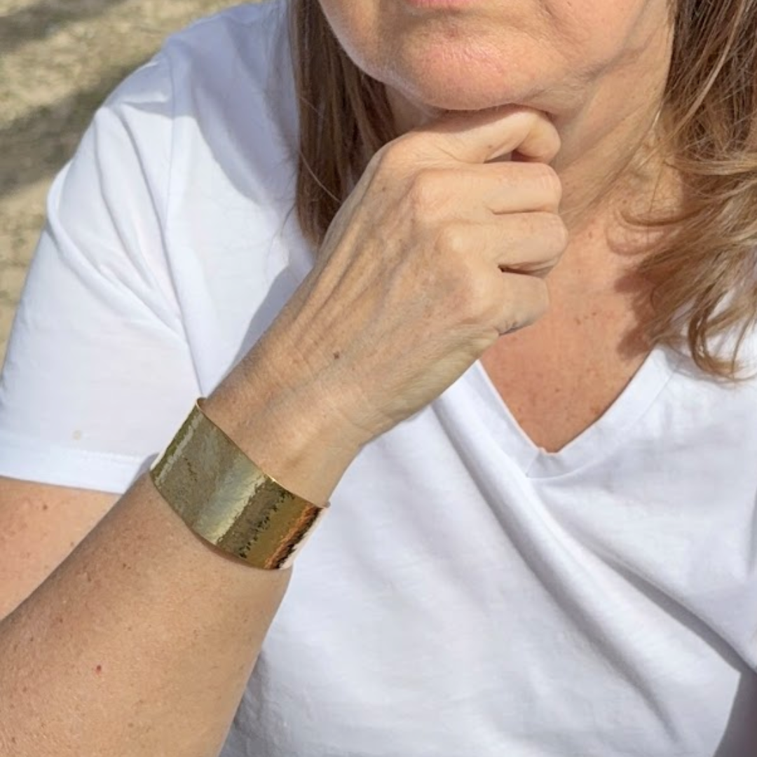 Pulsera brazalete dorado