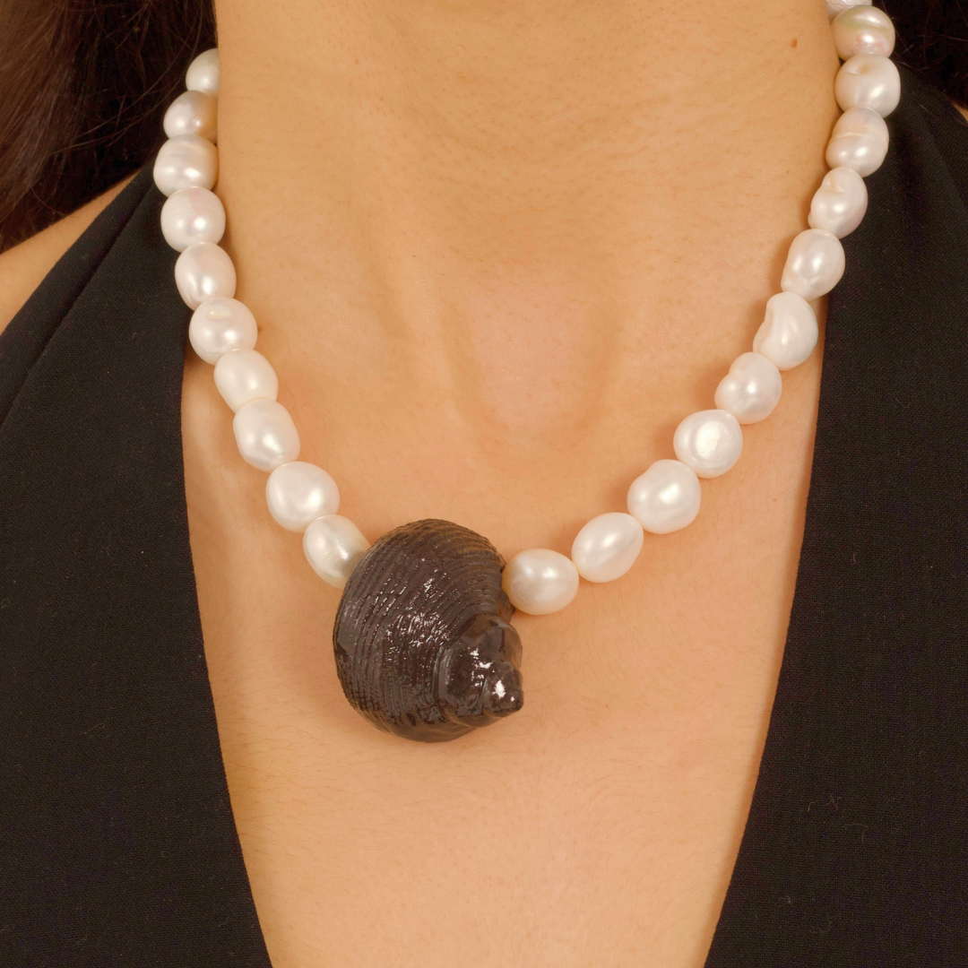 Necklace with shell