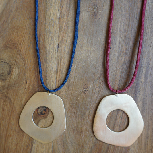Geometric pendant necklace 