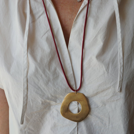 Geometric pendant necklace 