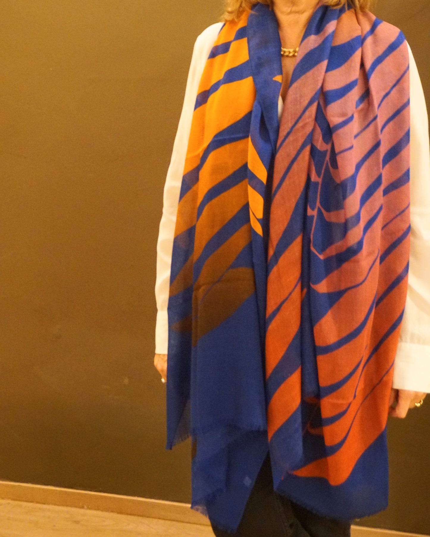 Fular de lana Azulón con Hojas