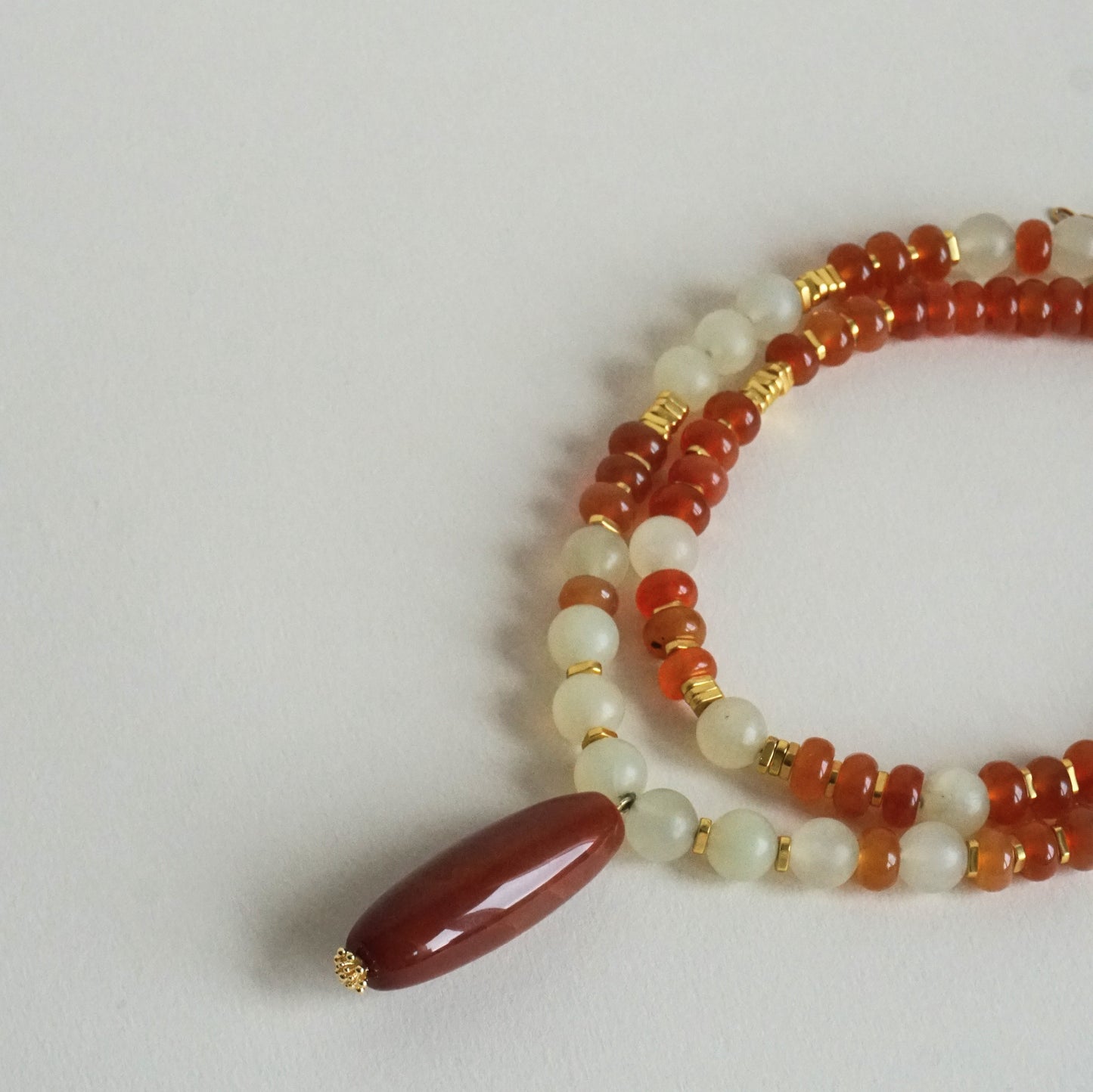 Collar doble con piedra Jade