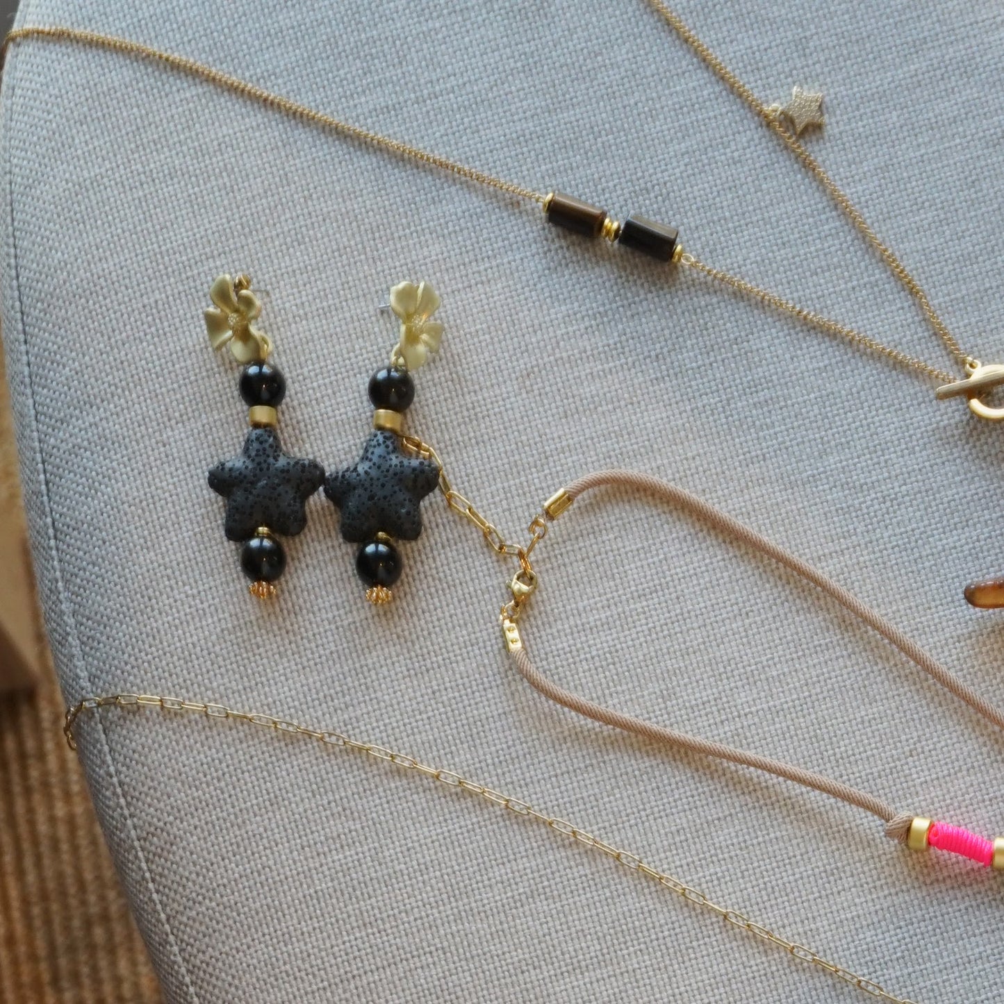 Pendientes de estrella de lava