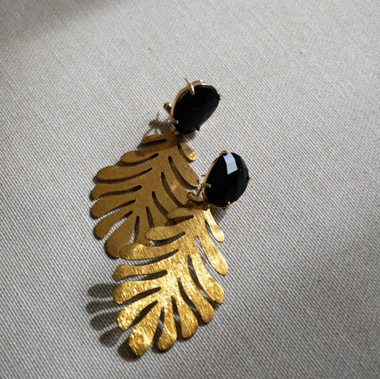 Pendientes hojas y negros