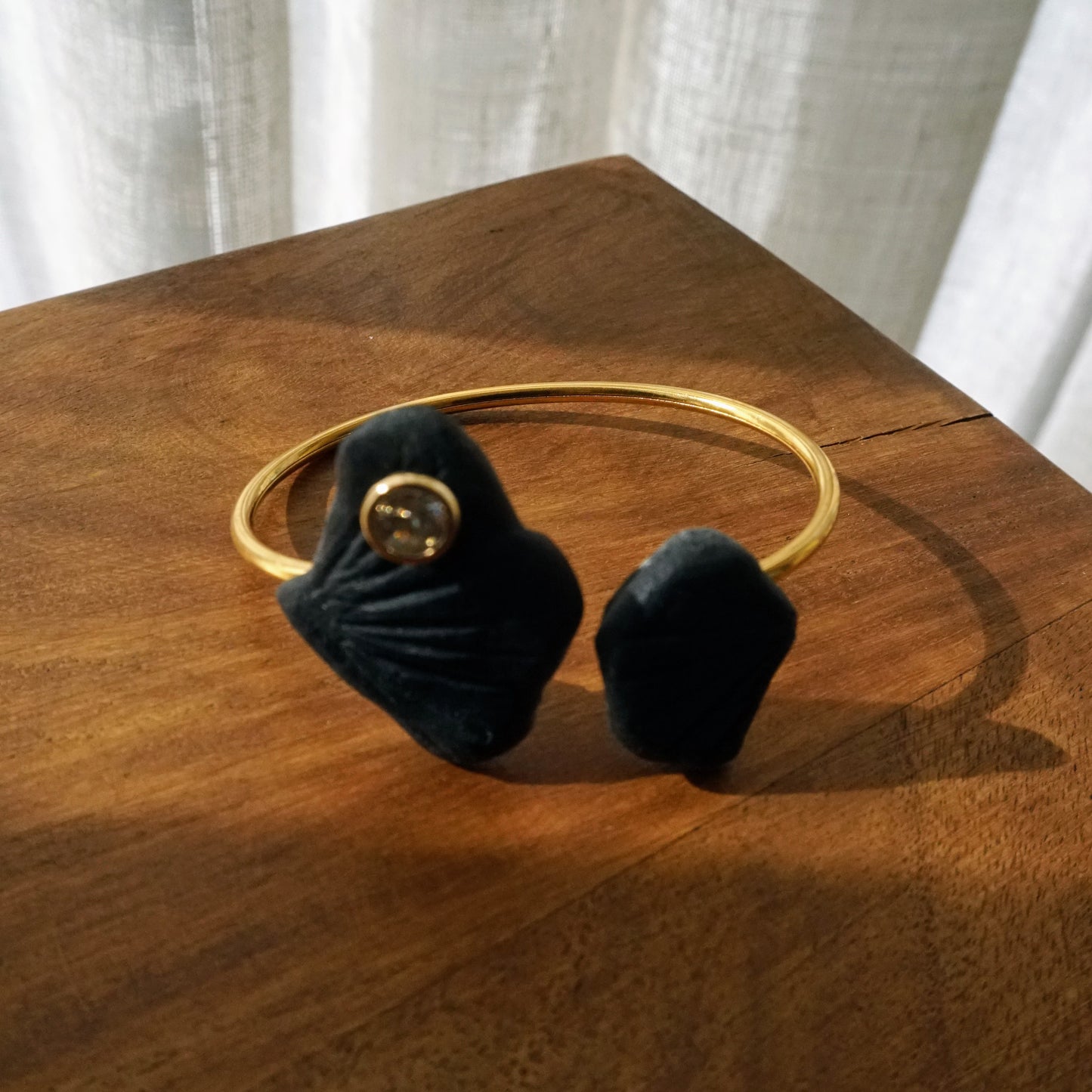 Bracelet with resin shells