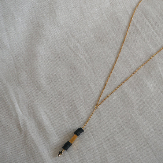 Set di girocollo con elastici neri