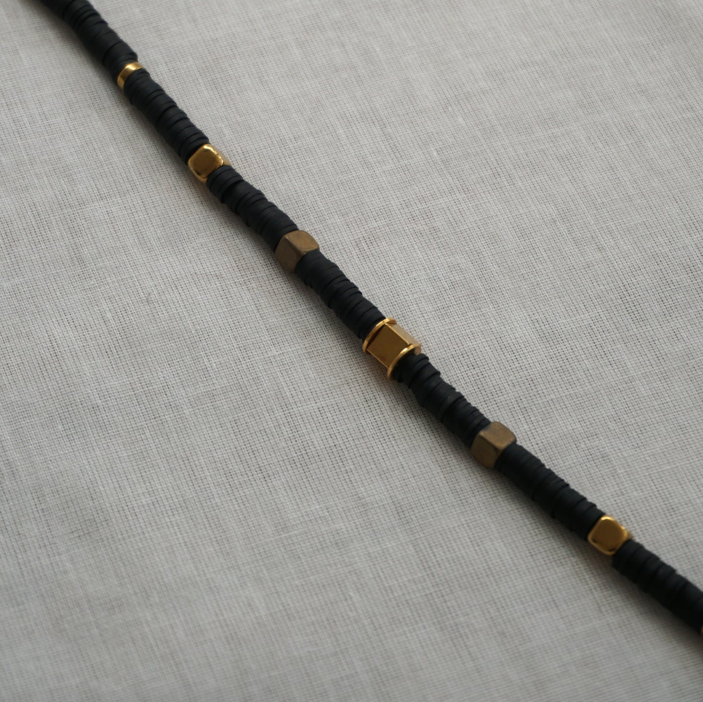 Choker con gommini neri
