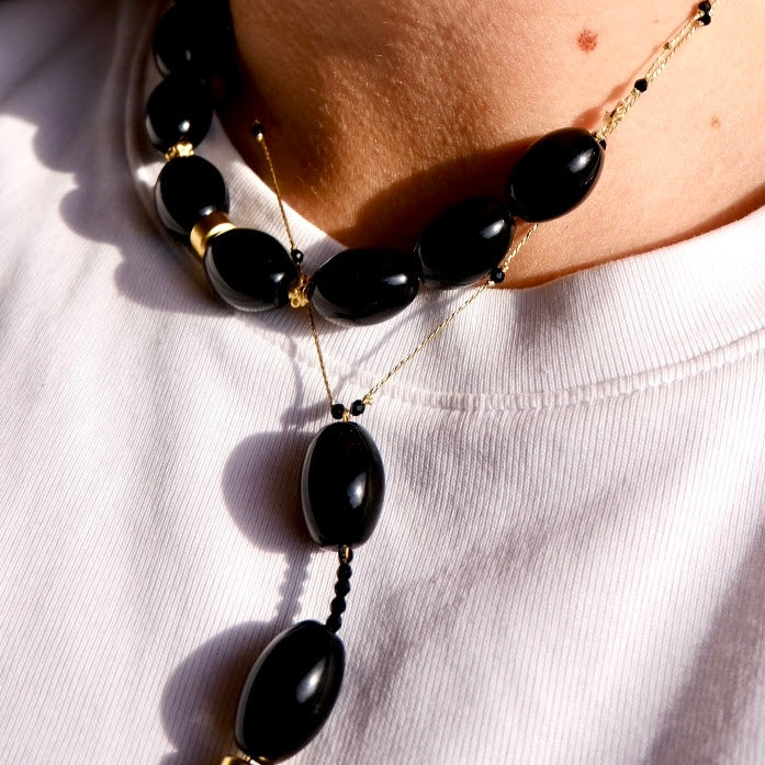 Collar de tira larga de Obsidiana