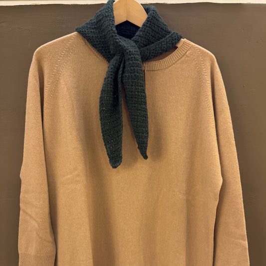 Triangolo all’uncinetto in alpaca