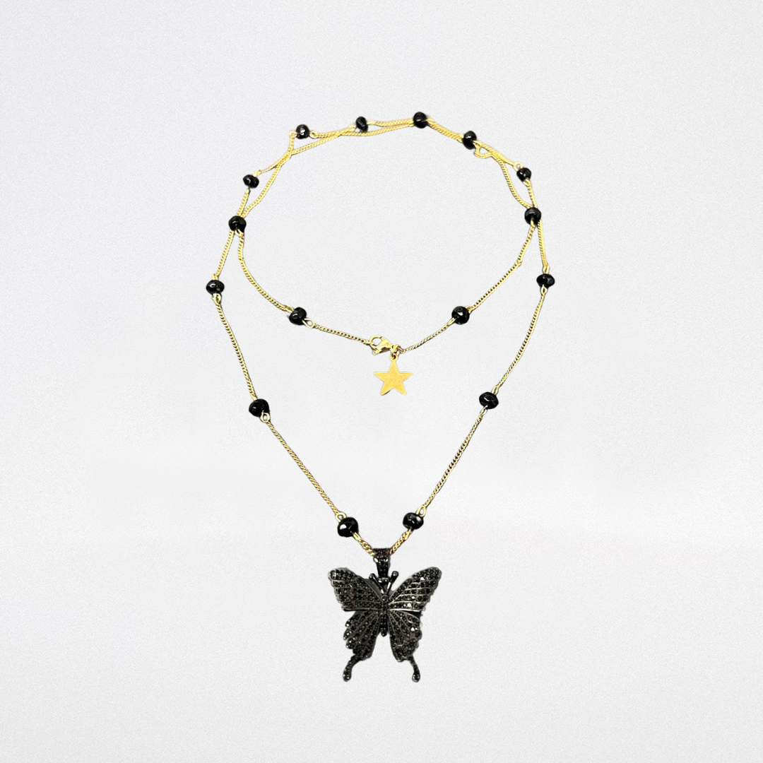Collana lunga con farfalla nera