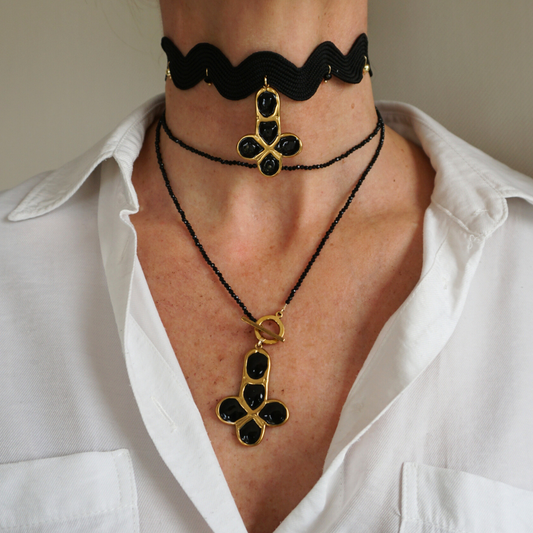 Choker piconela negro con cruz de piedras negras