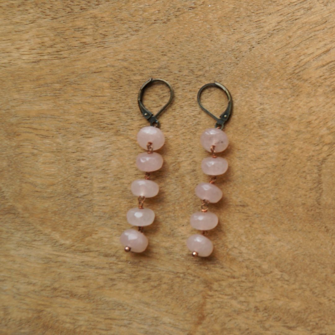 Earrings with hard stones 
