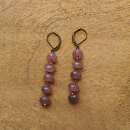 Earrings with hard stones 