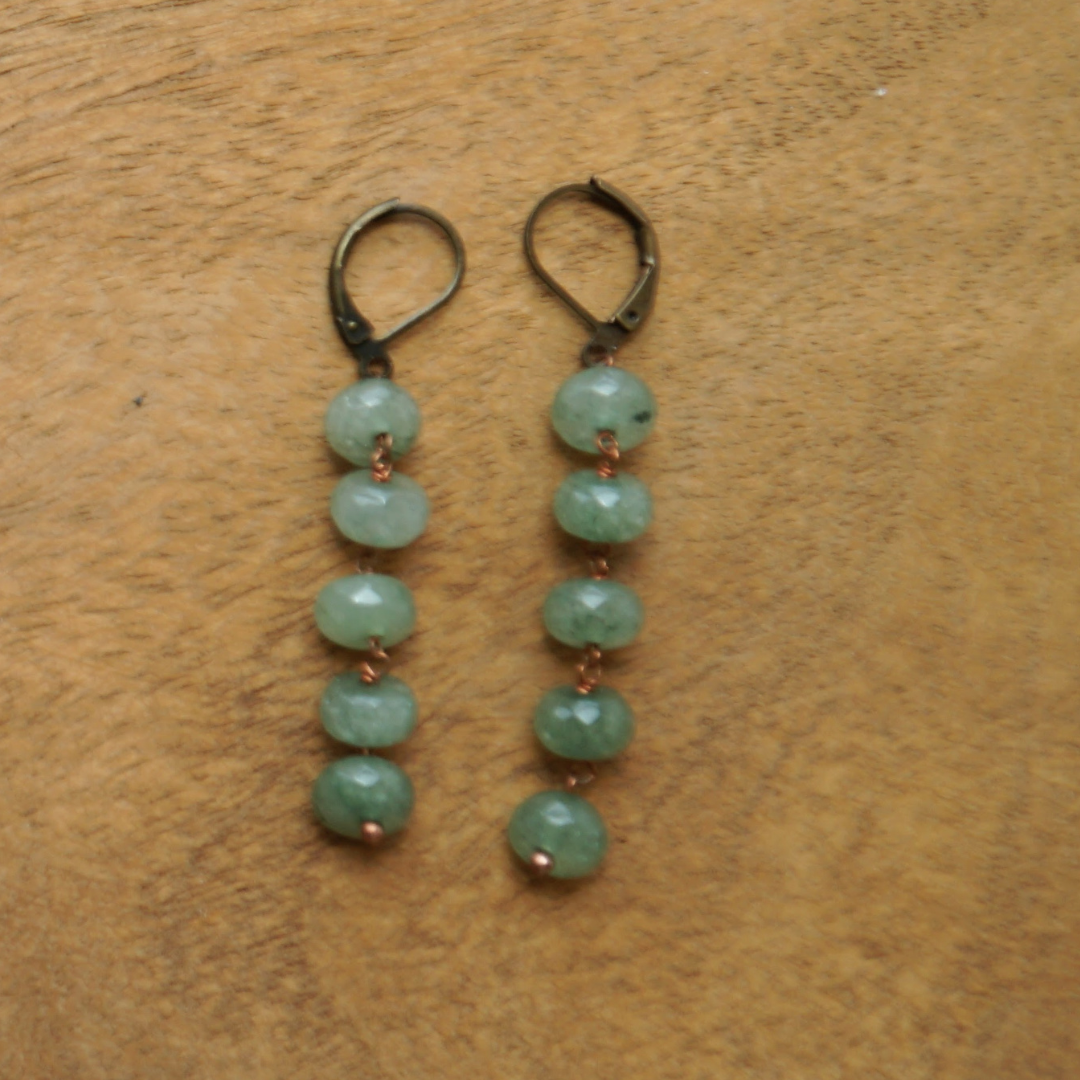 Earrings with hard stones 