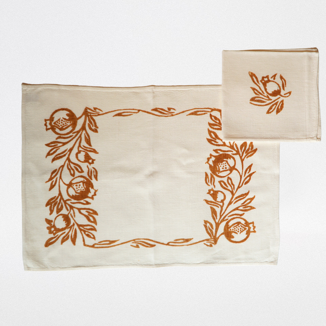 Table mat pomegranates rust/burgundy with napkin
