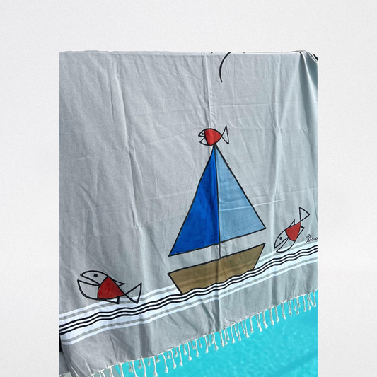 Set of two fringed towels with little fishes
