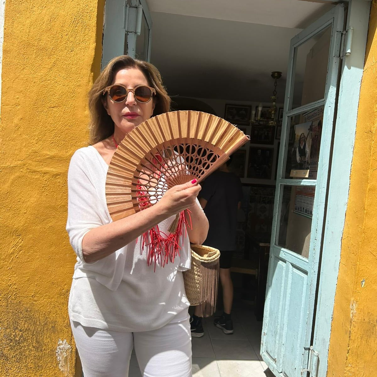 Large camel rhombus fan