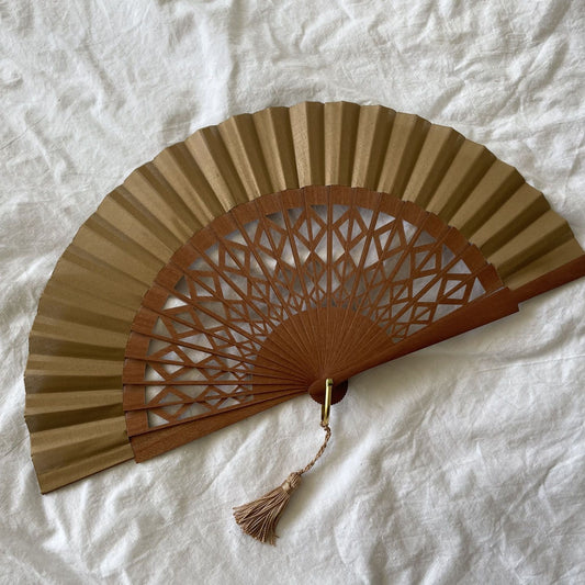 Large golden rhombus fan