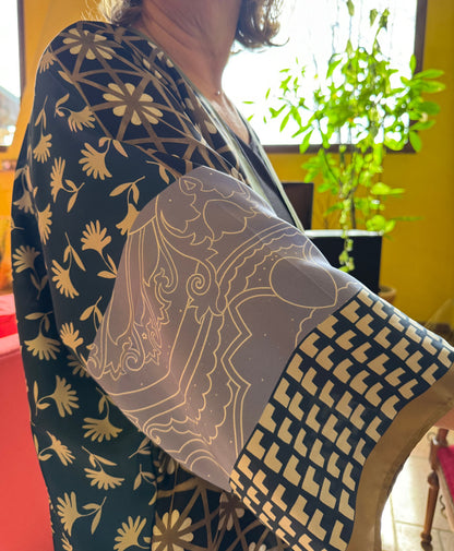 Kimono seda Flores Enrejadas
