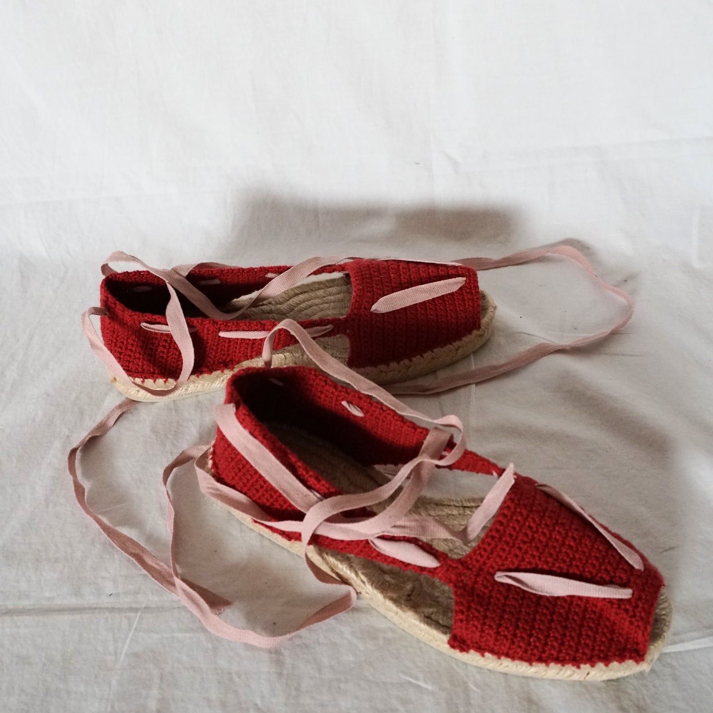 Espadrillas bordeaux con nastro rosa pallido