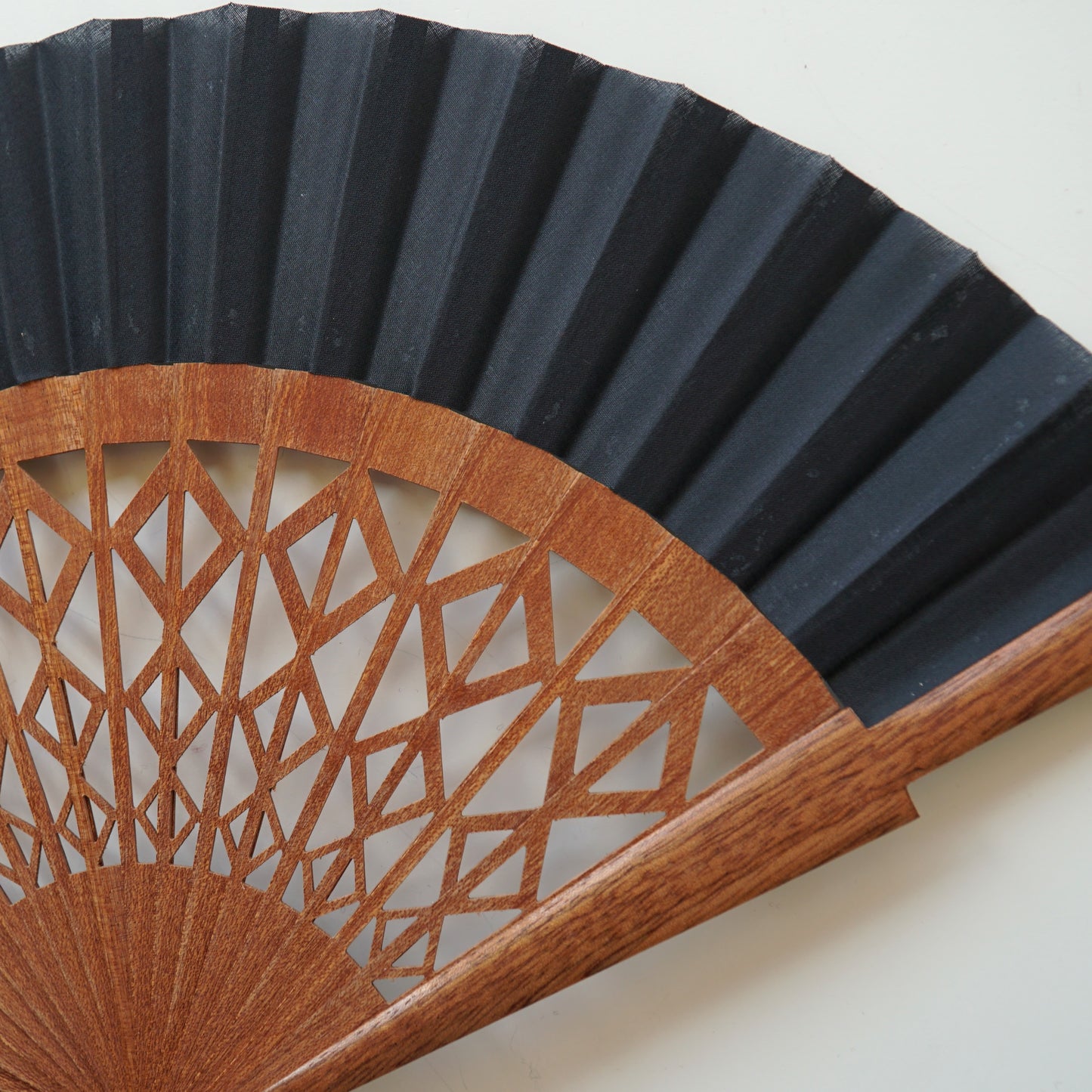 Large rhombus fan