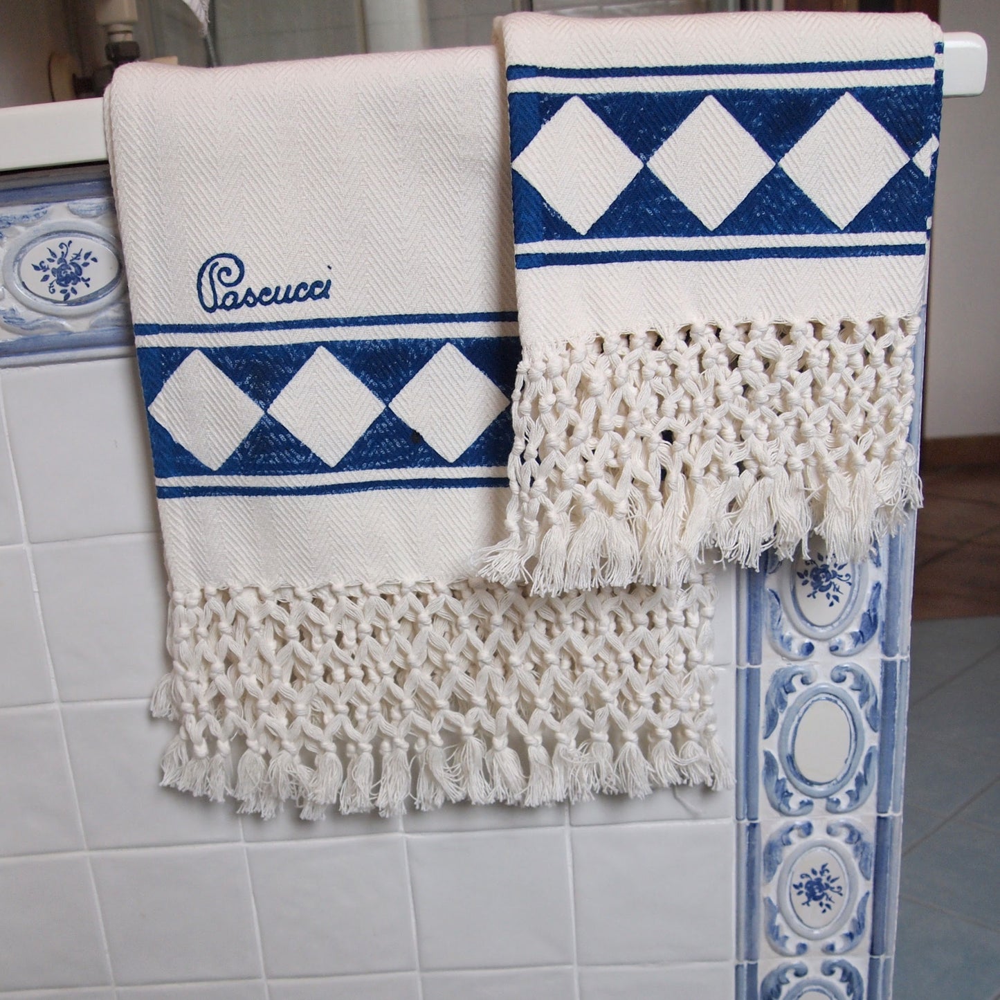 Juego de dos toallas con flecos Rombos Azul