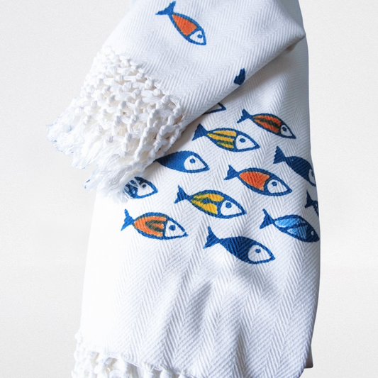 Set of two fringed towels with little fishes