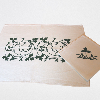 Table mat 700 rust/strawberry/blue/bottle green with napkin